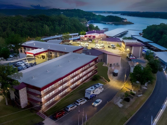 奥扎克湖度假村