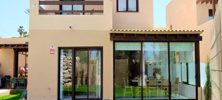 Chalet Amarilla Golf with Pool & Jacuzzi图片