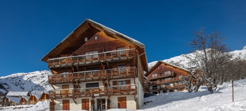 Apartment in France with Mountain Views & Pool图片