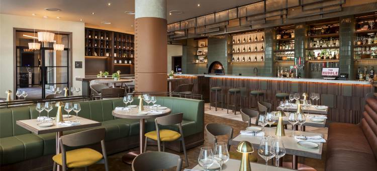 伦敦特威克纳姆体育场酒店(Radisson RED London Twickenham)图片