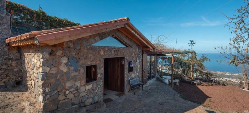 Holiday Home in Tenerife with Private Garden图片