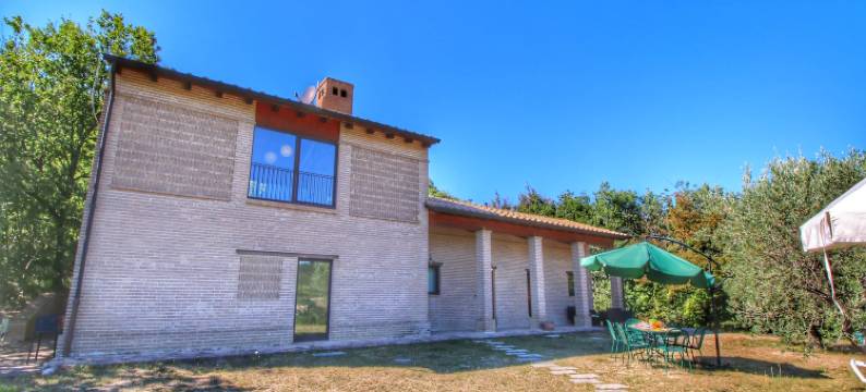 Holiday home with pool near Assisi图片