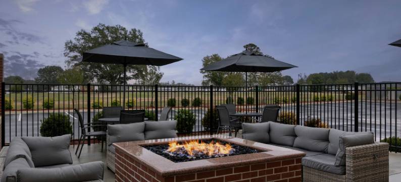 韦尔登万豪国际万枫酒店及套房(Fairfield by Marriott Inn & Suites Weldon)图片