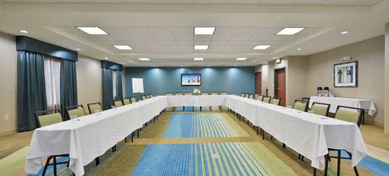 智选假日套房酒店福里斯特城(Holiday Inn Express & Suites FORREST CITY by IHG)图片