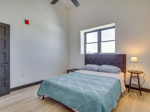 现代，开放式公寓：卡仕顿市中心！