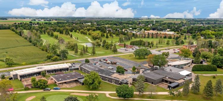 Fairway Inn & Suites图片