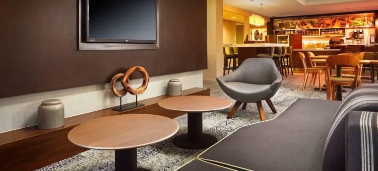 印第安纳波利斯首府万怡酒店(Courtyard Indianapolis at the Capitol)图片