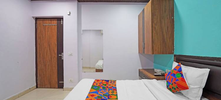 FabHotel Shri Rawat Kunj - 距离班克比哈里庙150米(Fabhotel Shri Rawat Kunj - 150m from Banke Bihari Temple)图片