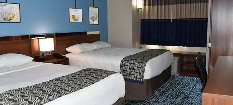 丰迪拉克县舒眠套房旅馆(Sleep Inn & Suites Fond du Lac)图片
