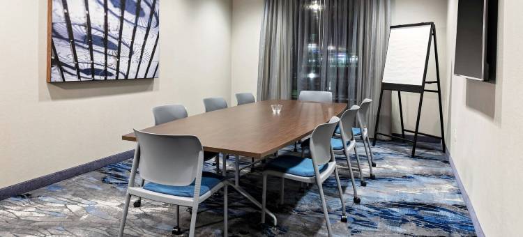 万枫克林顿港滨水套房酒店(Fairfield Inn & Suites Port Clinton Waterfront)图片