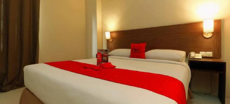 瑞德多兹普拉斯酒店 - 近罗萨里海滩(RedDoorz Plus near Pantai Losari)图片
