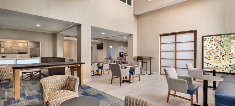 智选假日套房酒店奥本 - 大学区(Holiday Inn Express & Suites AUBURN - UNIVERSITY AREA by IHG)图片