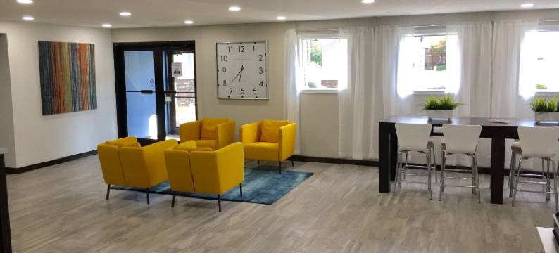 辛辛那提北温德姆戴斯套房酒店(Days Inn & Suites by Wyndham Cincinnati North)图片