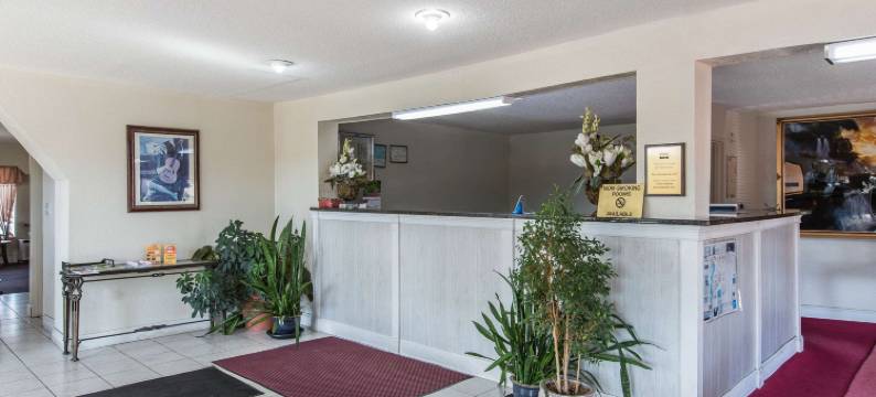 罗德威酒店玛丽埃塔靠近多宾斯空军基地(Rodeway Inn)图片