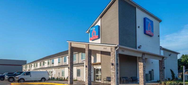 路易斯安那查尔斯湖 6 号开放式客房酒店(Studio 6 Lake Charles, La)图片