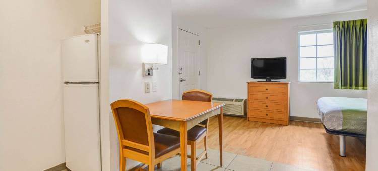 阿拉巴马欧佩莱卡 - 奥本 6 号开放式客房酒店(Studio 6 Opelika, Al - Auburn Al)图片