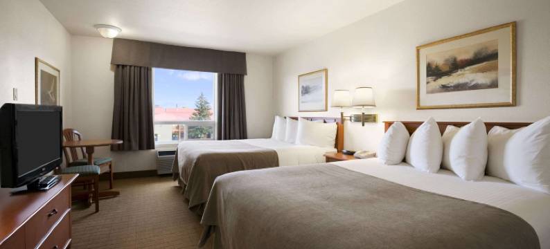 奴湖温德姆速8酒店(Super 8 by Wyndham Slave Lake AB)图片