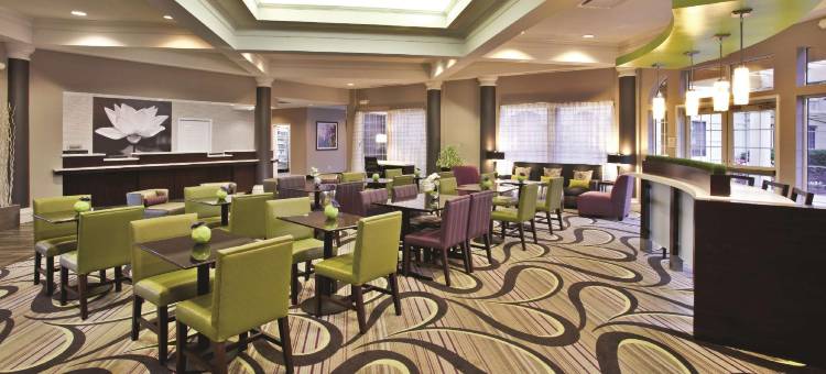 伯明翰霍姆伍德拉昆塔温德姆套房酒店(La Quinta Inn & Suites by Wyndham Birmingham Homewood)图片