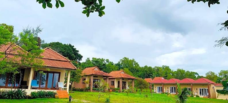 顿巴乌度假酒店(Vung Bau Resort)图片