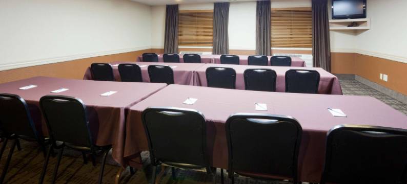 奥西奥拉美吟温德姆酒店(AmericInn by Wyndham Osceola)图片