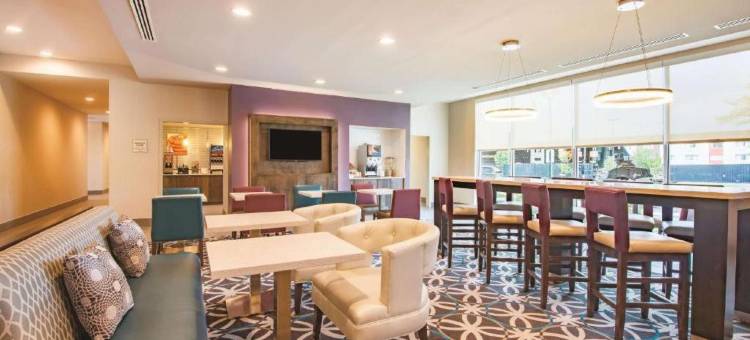 梅卡尼克斯堡哈里斯堡拉昆塔温德姆套房酒店(La Quinta Inn & Suites by Wyndham Mechanicsburg - Harrisburg)图片