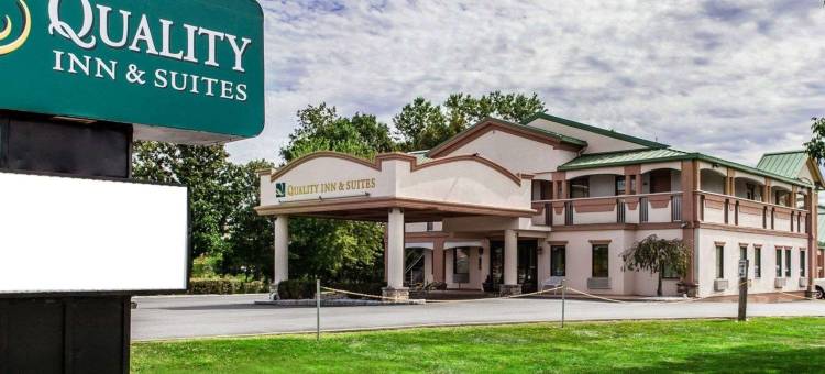 夸克敦阿伦敦凯艺套房酒店(Quality Inn & Suites Quakertown-Allentown)图片