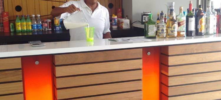 阿卡波可温德姆华美达套房酒店(Ramada by Wyndham Acapulco Hotel & Suites)图片