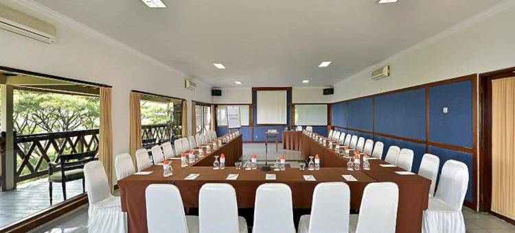 塔拉瓦斯怀兹酒店(Grand Whiz Hotel Trawas Mojokerto)图片