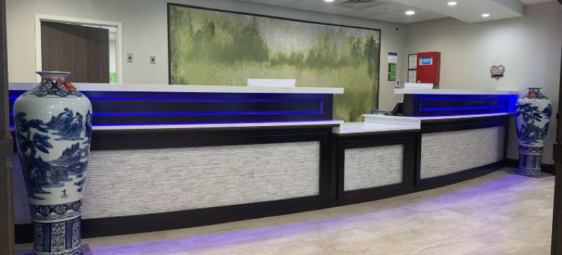 马头市贝斯特韦斯特优质酒店及套房(Best Western Plus Horseheads Inn  Suites)图片