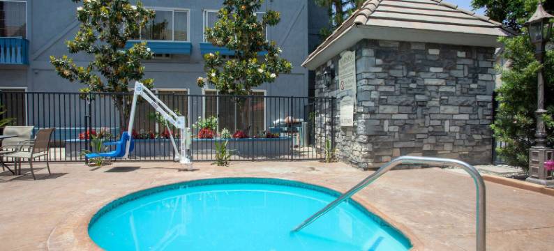 安大略蔚蓝套房酒店，温德姆Trademark精选(Azure Hotel & Suites, Trademark Collection by Wyndham)图片