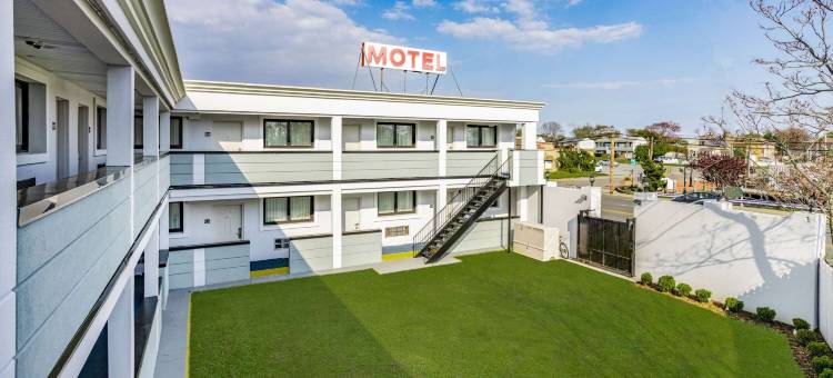 Super 8 by Wyndham Lindenhurst图片