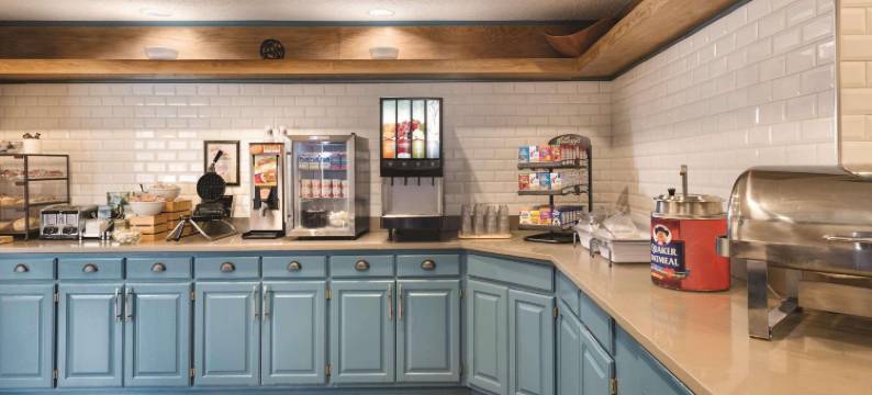 西本德丽怡酒店(Country Inn & Suites by Radisson, West Bend, WI)图片