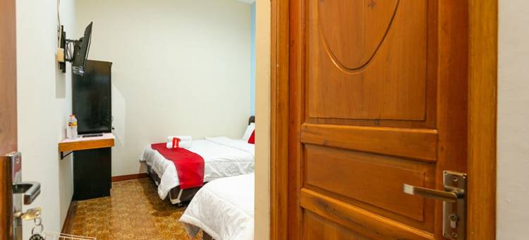 红多兹伊斯兰酒店-近斯拉根中央公园(RedDoorz Syariah @ Sakinah Guesthouse)图片