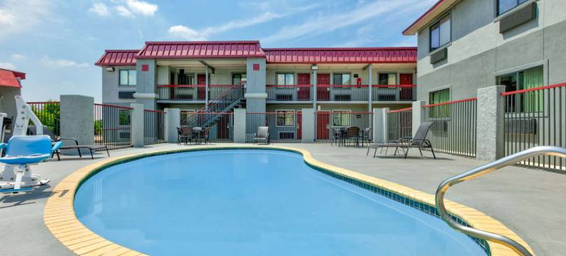 温德姆速8-纽布朗费尔斯I-35(Super 8 by Wyndham New Braunfels I-35)图片