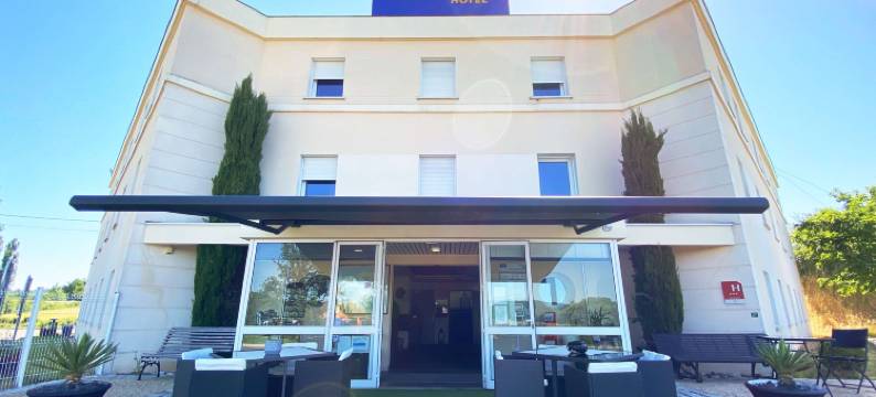 基里亚德布里夫拉盖亚尔德西酒店(Kyriad Brive Ouest)图片