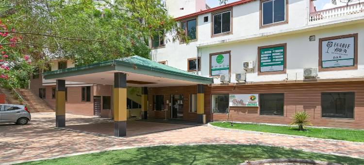 The Byke Grassfield 度假村，带户外游泳池，位于沙亚姆纳加尔(The Byke Boutique - Hotel Grassfield, Jaipur)图片