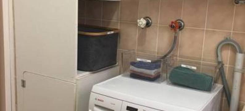 2 Bedroom Small Unit 1 Minute Walk to Shopping Centre No Parking Slot No Lift图片