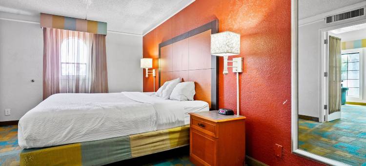 温德姆旗下拉昆塔温德姆酒店-科斯塔梅萨/纽波特海滩(La Quinta Inn by Wyndham Costa Mesa / Newport Beach)图片