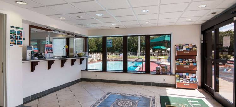 小溪品质酒店(Quality Inn Little Creek)图片