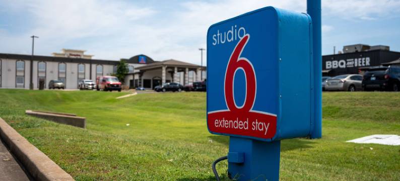克莱尔莫尔 6 号工作室酒店(Studio 6 Claremore, OK)图片