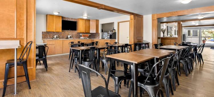 德拉姆黑勒贝斯特韦斯特SureStay Plus酒店(SureStay Plus Hotel by Best Western Drumheller)图片