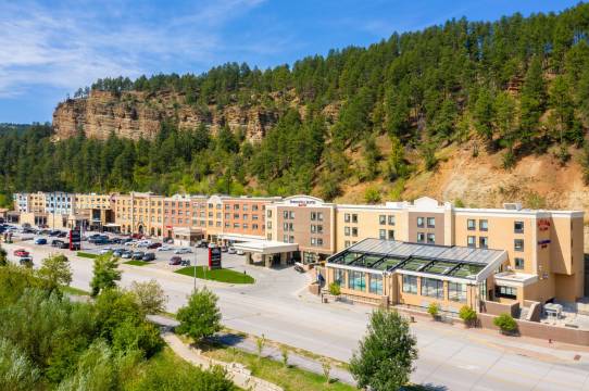 卡迪拉克杰克戴德伍德希尔顿逸林酒店(DoubleTree by Hilton Deadwood at Cadillac Jack's)