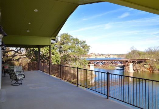 Gorgeous Lake Views, Huge Covered Patios, Waterfront on Quiet Cove, Boat LiftHotel Overview