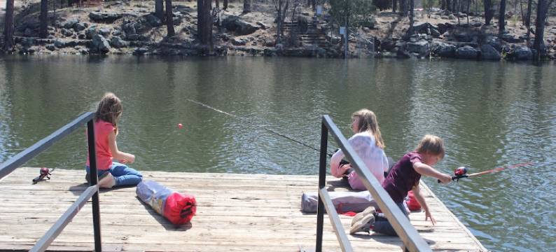 Rainbow Lake Home in Gated Community with Boats,  Hot Tub, Tesla EV and Lake ACC图片