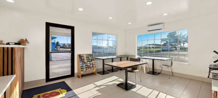 克雷申特城温德姆速8酒店(Super 8 by Wyndham Crescent City)图片