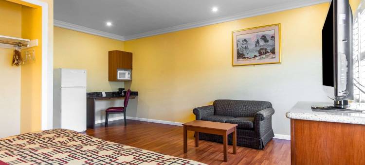罗德韦套房酒店(Rodeway Inn & Suites Hayward - Oakland South)图片