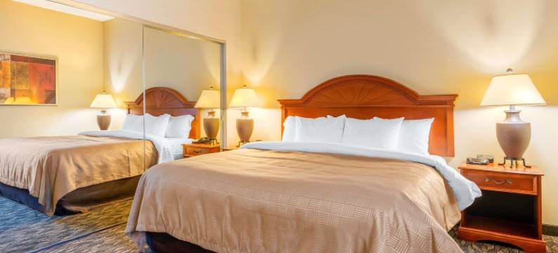 奥蒙德海滩代托纳目的地凯隆酒店(Clarion Inn Ormond Beach at Destination Daytona)图片