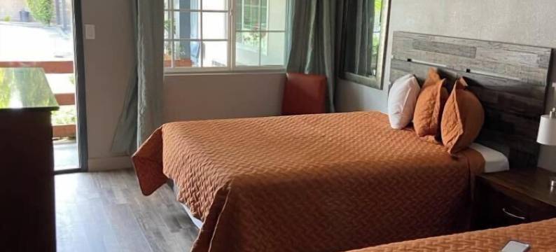 西向马车主题乐园入口旅馆(Westward Wagon Inn Theme Park Entrance)图片