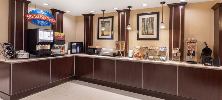 维多利亚呗盟套房酒店(Baymont by Wyndham Victoria)图片