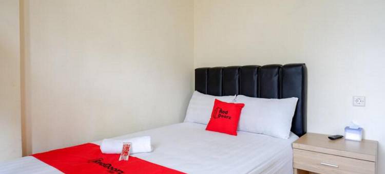 红多兹伊斯兰酒店-普沃萨里火车站附近(RedDoorz Syariah Near Purwosari Train Station)图片